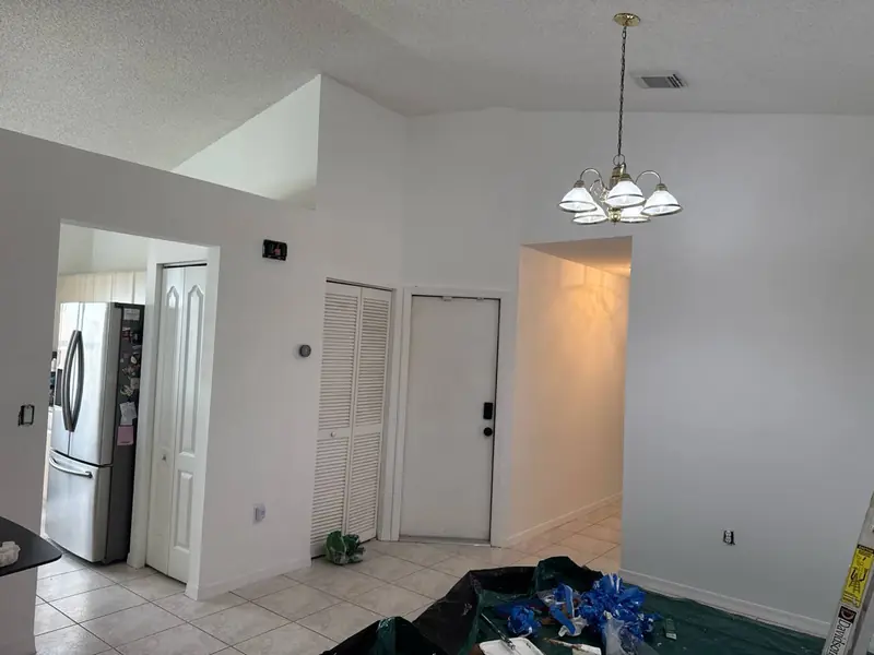 Techo liso pintado en una casa de Miami
